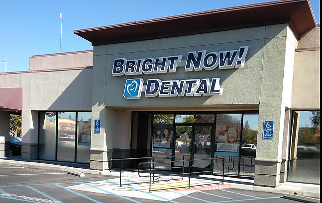Cosmetic Dentist In Fig Garden Fresno California Calif CA