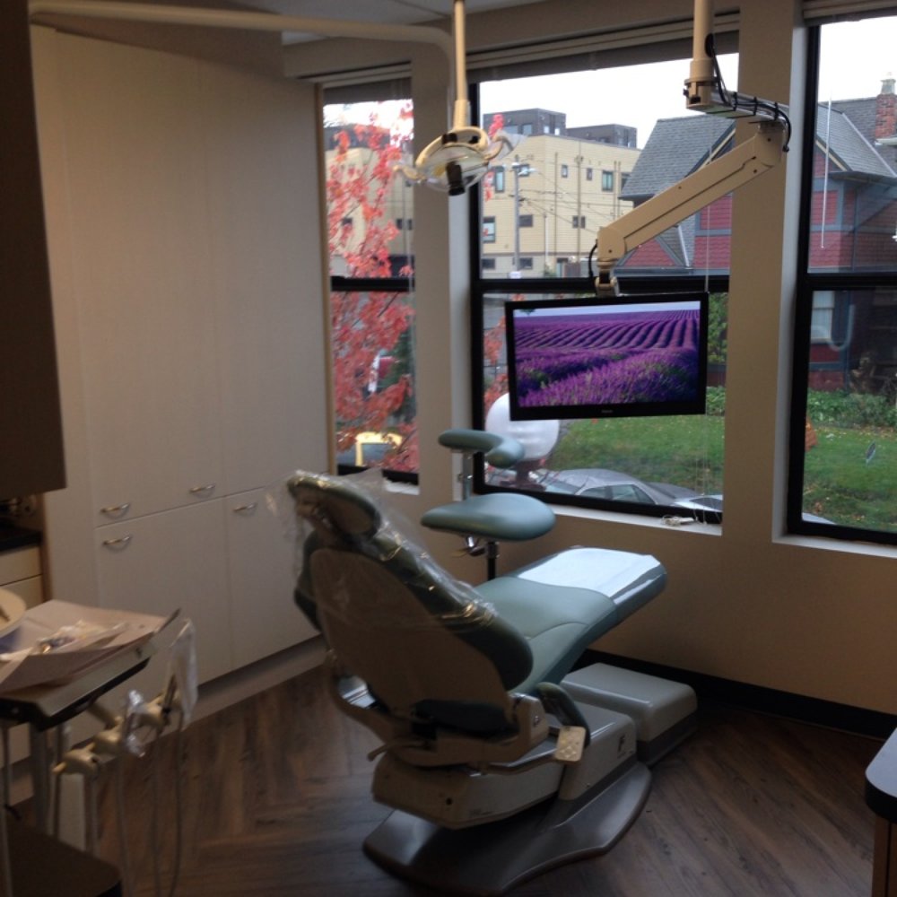 Cosmetic Dentist In Georgetown Seattle Washington Wash WA
