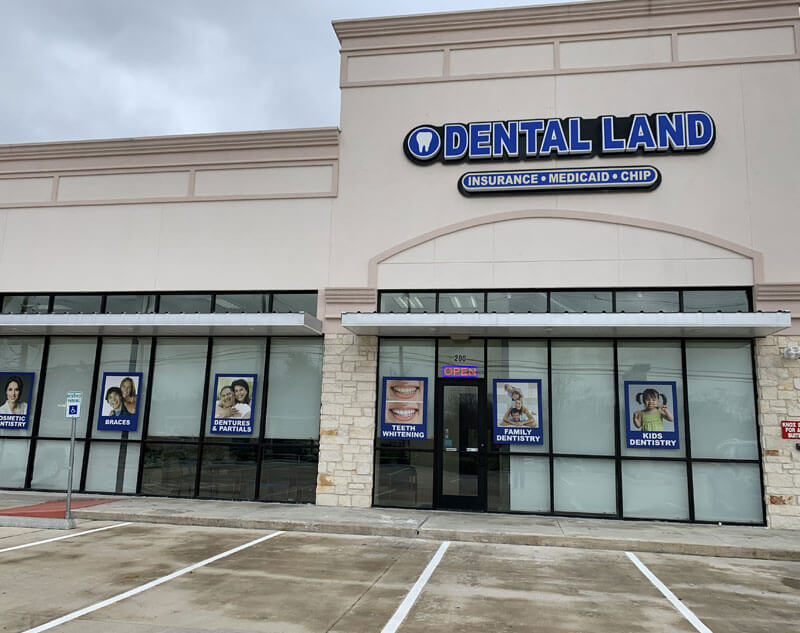 Cosmetic Dentist In Golden Acres Pasadena Texas TX