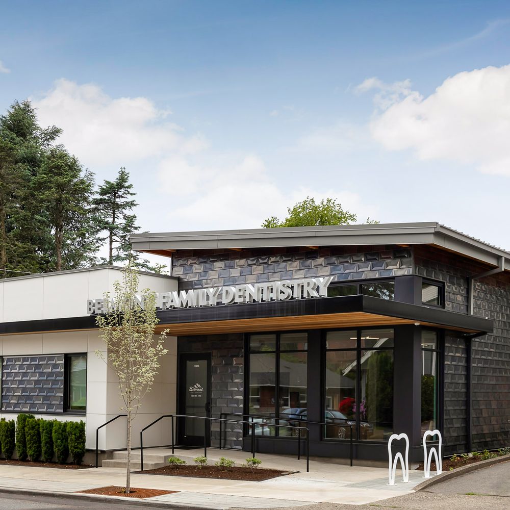 Cosmetic Dentist In Hawthorne District Portland Oregon Ore OR