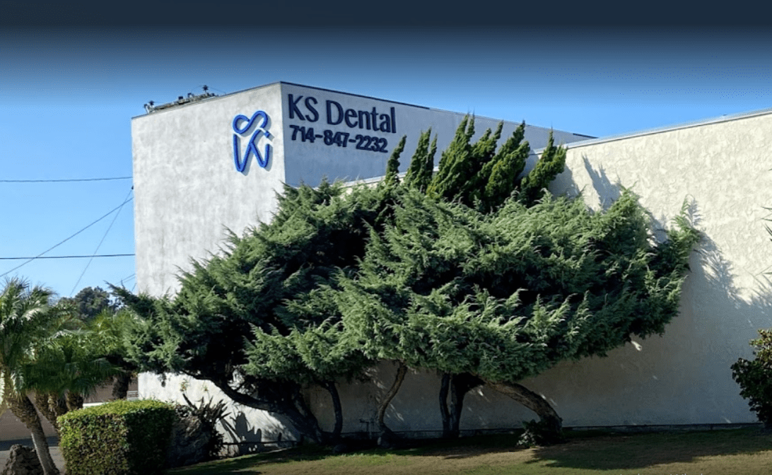 Cosmetic Dentist In Huntington Beach Central Park Huntington Beach California Calif CA