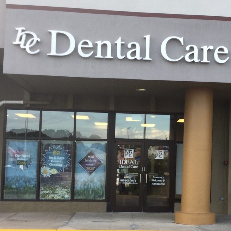 Cosmetic Dentist In Midtown Rockford Illinois Ill IL