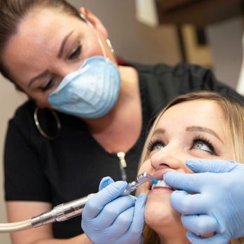 Cosmetic Dentist In Mt. Lebanon Adjacent To Pittsburgh Pennsylvania PA