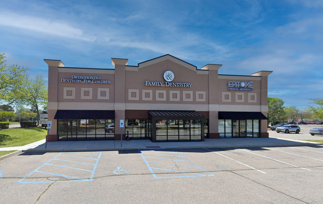 Cosmetic Dentist In Red Mill Commons Virginia Beach Virginia VA