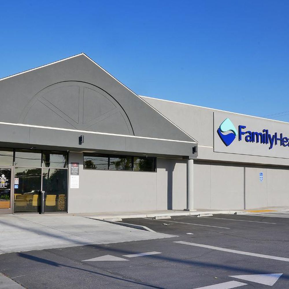 Cosmetic Dentist In Tower District Fresno California Calif CA