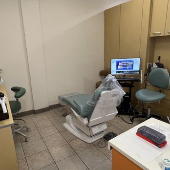 Cosmetic Dentist In Uptown Oakland California Calif CA